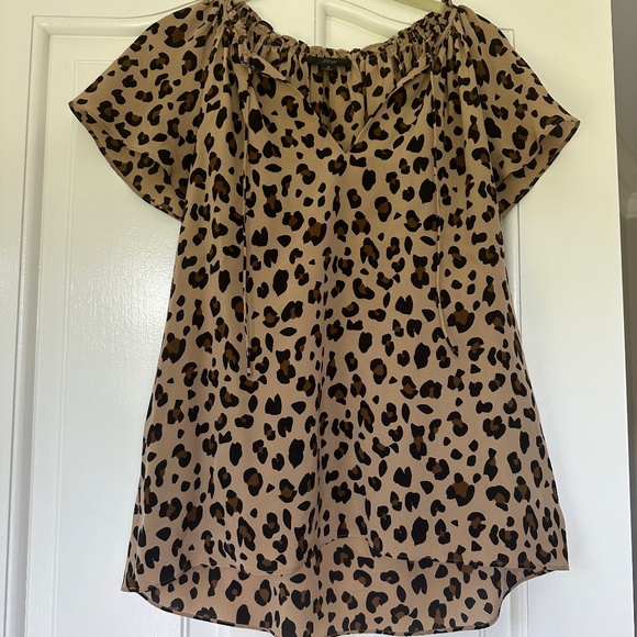 J. Crew Leopard Print 100% Silk Flutter Sleeve Top - Picture 5 of 9